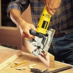 DEWALT - DW682K-QS Φρεζοκαβιλιέρα για Πλακέ Καβίλιες 600W 8 DEWALT - DW682K-QS Φρεζοκαβιλιέρα για Πλακέ Καβίλιες 600W -Ergalia Κατάστημα dw682k 2