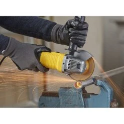 STANLEY - FMEG220K-QS Γωνιακός Τροχός 125mm 850W 7 STANLEY - FMEG220K-QS Γωνιακός Τροχός 125mm 850W -Ergalia Κατάστημα fmeg220k 125mm 850w 2