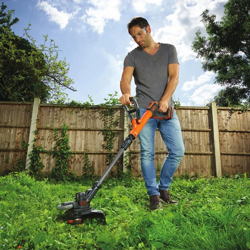 BLACK & DECKER - STC1820PC-QW Μηχανή Φινιρίσματος 18V 28cm (1x2.0Ah) 4 BLACK & DECKER - STC1820PC-QW Μηχανή Φινιρίσματος 18V 28cm (1x2.0Ah) - Image 2