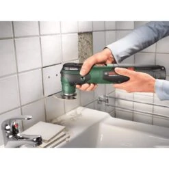 BOSCH ΕΡΑΣΙΤΕΧΝΙΚΑ - UniversalMulti 12 Πολυεργαλείο 12V (1x2,5Ah) -Ergalia Κατάστημα universalmulti 12 12v 1x25ah 6